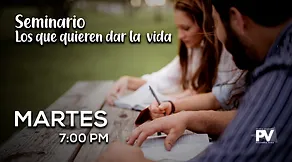 Grupo de personas estudiando la Biblia sobre el servicio cristiano